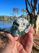 Load image into Gallery viewer, Moss Agate Skull