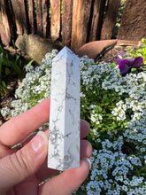 Load image into Gallery viewer, White Howlite Tower