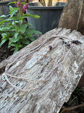 Load image into Gallery viewer, Colombian Quartz Macrame Pendant