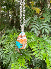 Load image into Gallery viewer, Blue Spiny Oyster Turquoise Pendant