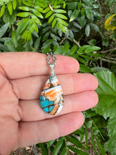 Load image into Gallery viewer, Blue Spiny Oyster Turquoise Pendant