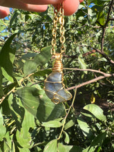 Load image into Gallery viewer, Flashy Labradorite Moon Pendant