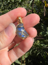 Load image into Gallery viewer, Flashy Labradorite Moon Pendant