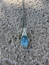 Load image into Gallery viewer, Gorgeous Aquamarine Pendant