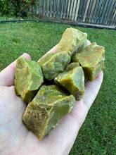 Load image into Gallery viewer, Raw Green Opal