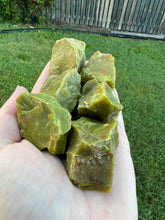 Load image into Gallery viewer, Raw Green Opal