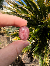 Load image into Gallery viewer, Strawberry Quartz Tumble