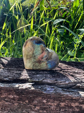 Load image into Gallery viewer, Labradorite Heart