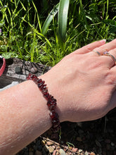 Load image into Gallery viewer, Garnet Chip Bracelet