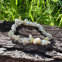 Load image into Gallery viewer, Labradorite Chip Bracelet