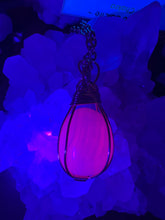 Load image into Gallery viewer, Mangano Calcite (U.V Reactive)