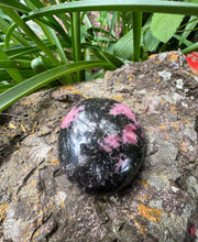 Load image into Gallery viewer, Rhodonite Palm Stone