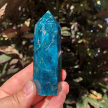 Load image into Gallery viewer, Blue Apatite Tower