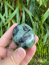 Load image into Gallery viewer, Kambaba Jasper Palm Stone