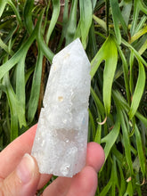 Load image into Gallery viewer, Druzy Quartz Tower