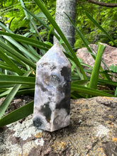 Load image into Gallery viewer, Black Flower Agate Tower