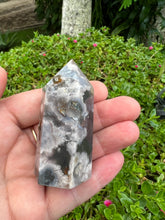 Load image into Gallery viewer, Black Flower Agate Tower