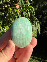 Load image into Gallery viewer, Garnierite Palm Stone