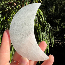 Load image into Gallery viewer, Selenite Moon Plate