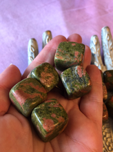 Load image into Gallery viewer, Unakite Cubes
