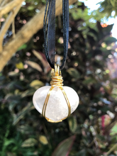 Load image into Gallery viewer, Rose Quartz Heart Pendant