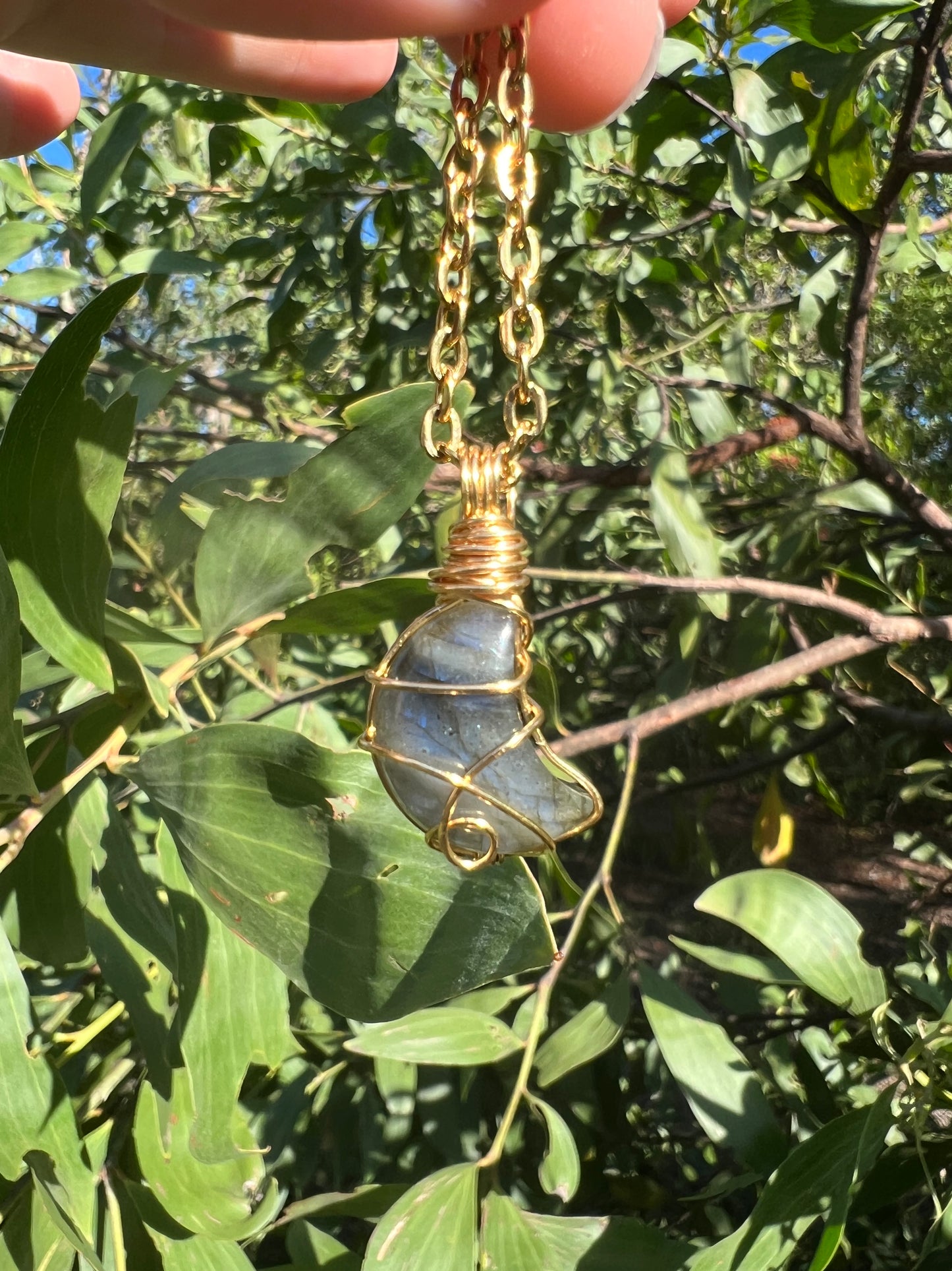 Flashy Labradorite Moon Pendant