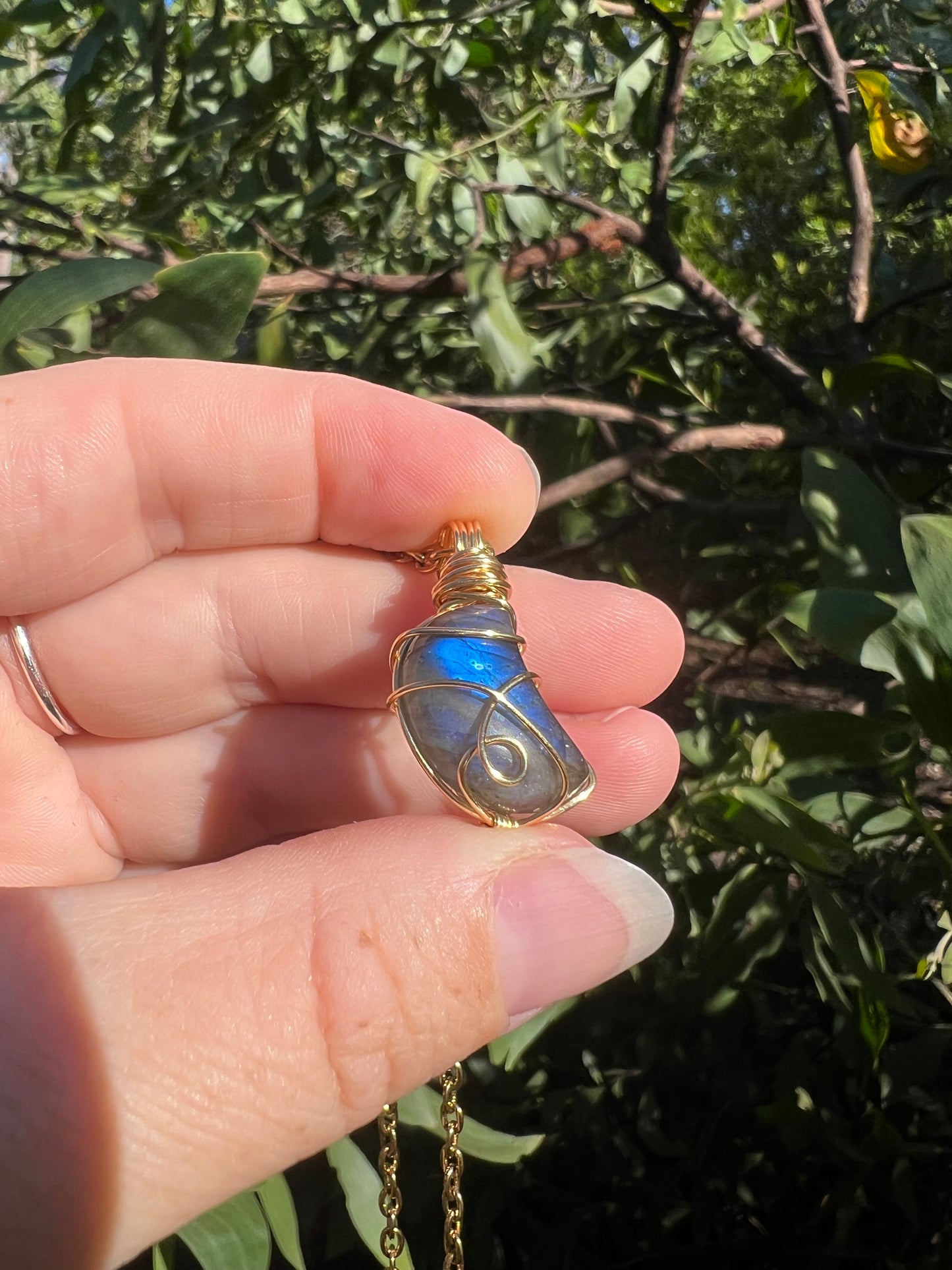 Flashy Labradorite Moon Pendant