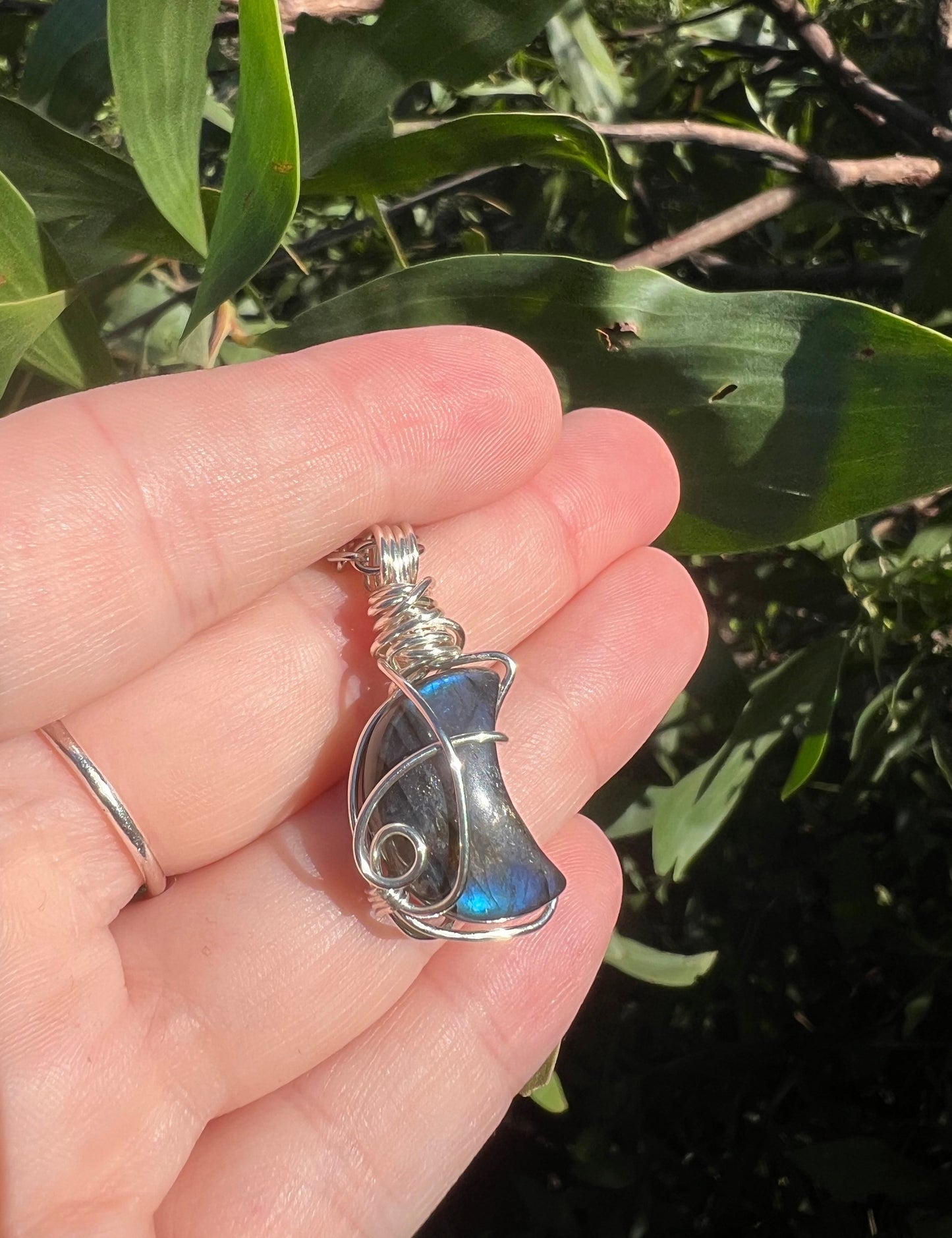 Flashy Labradorite Moon Pendant