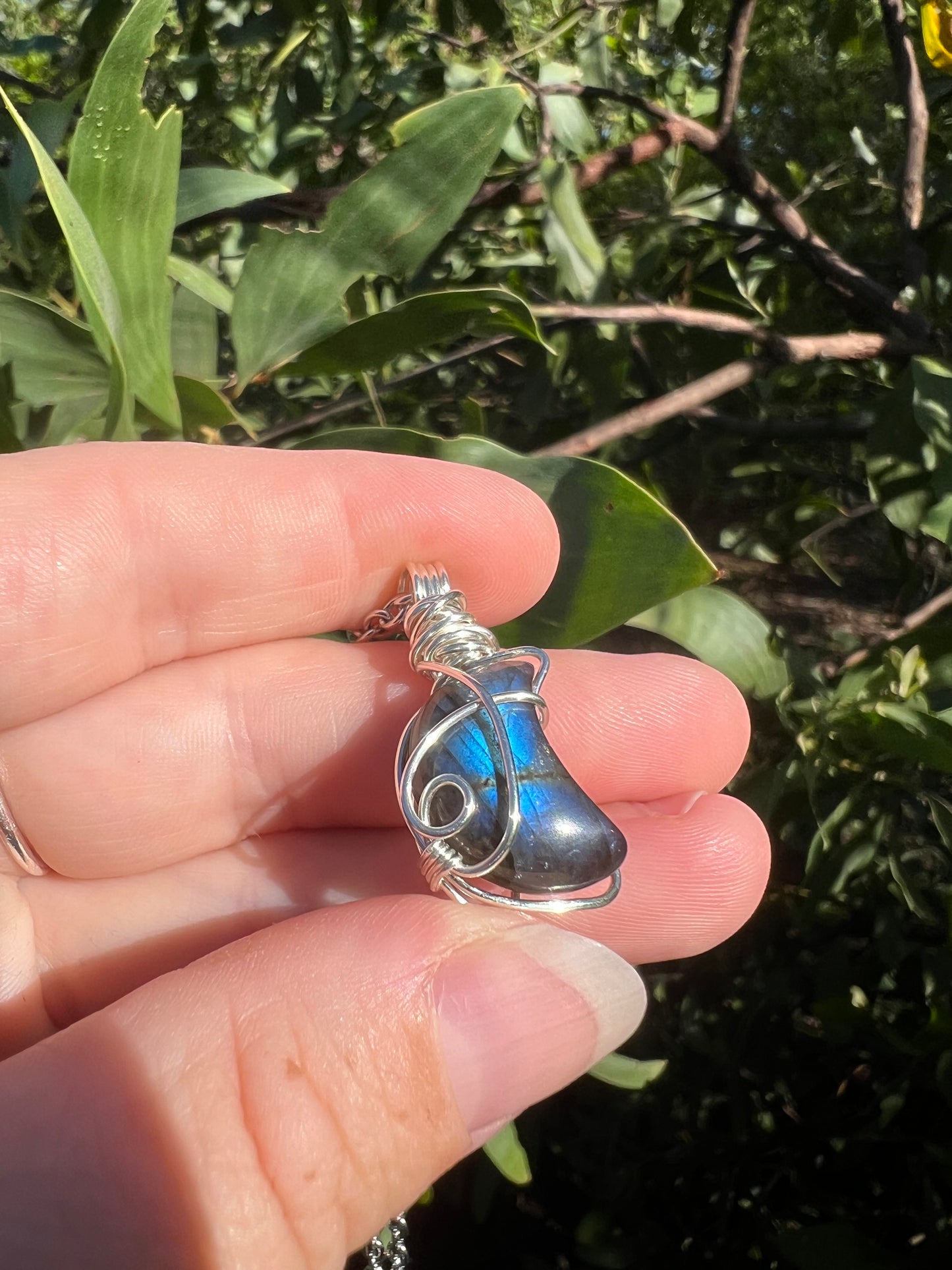 Flashy Labradorite Moon Pendant
