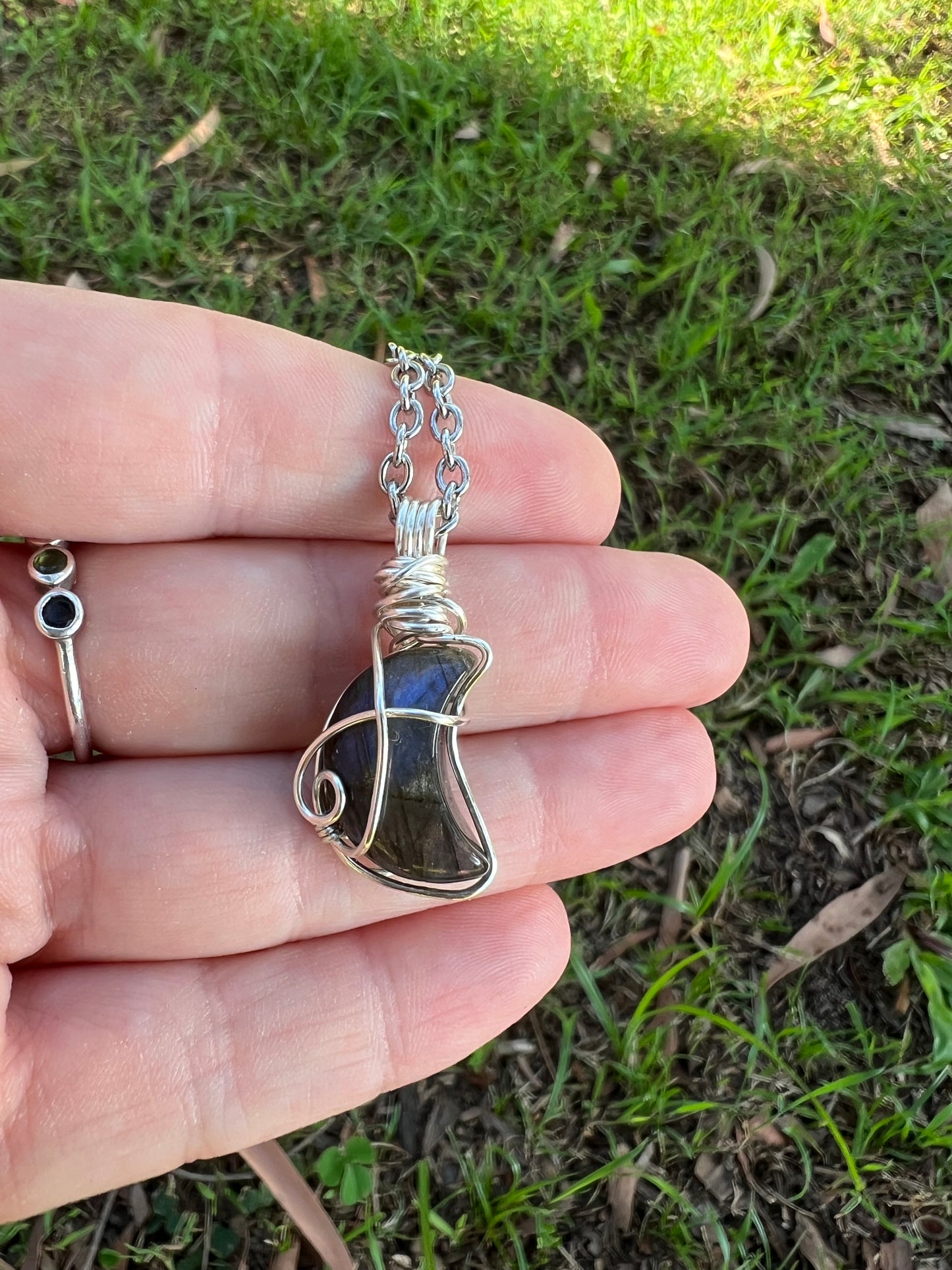 Flashy Labradorite Moon Pendant