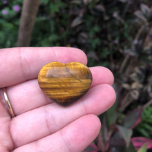 Load image into Gallery viewer, Tiger Eye Puff Heart
