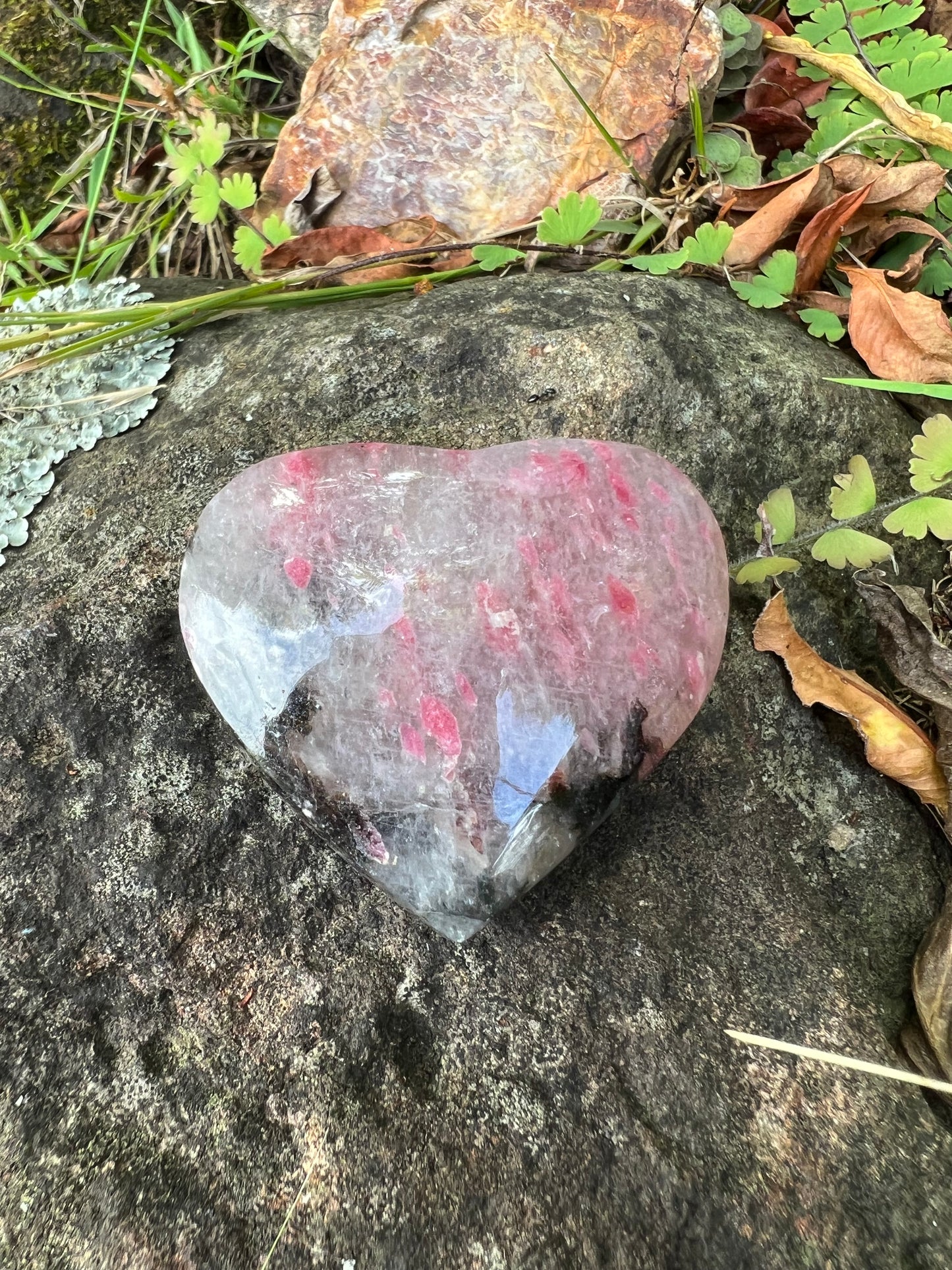 Rhodonite in Quartz Heart