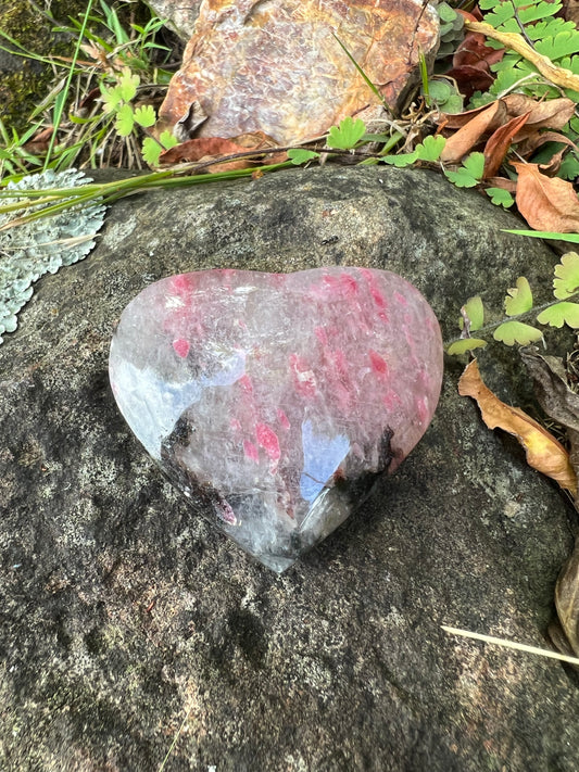 Rhodonite in Quartz Heart