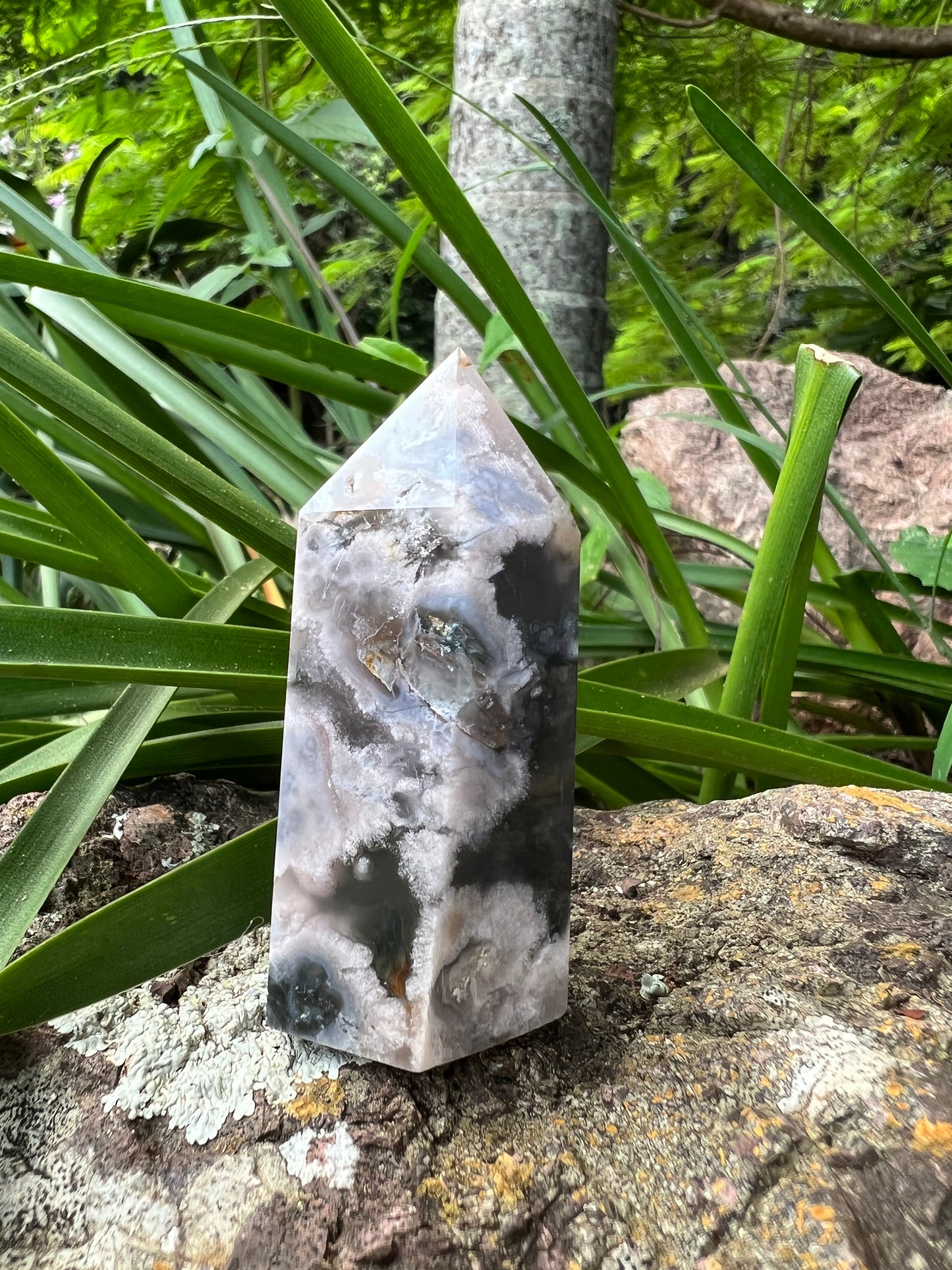 Black Flower Agate Tower