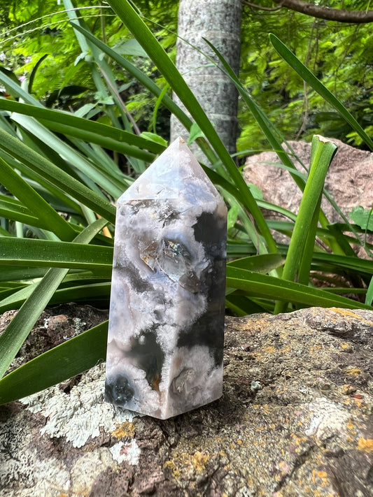 Black Flower Agate Tower