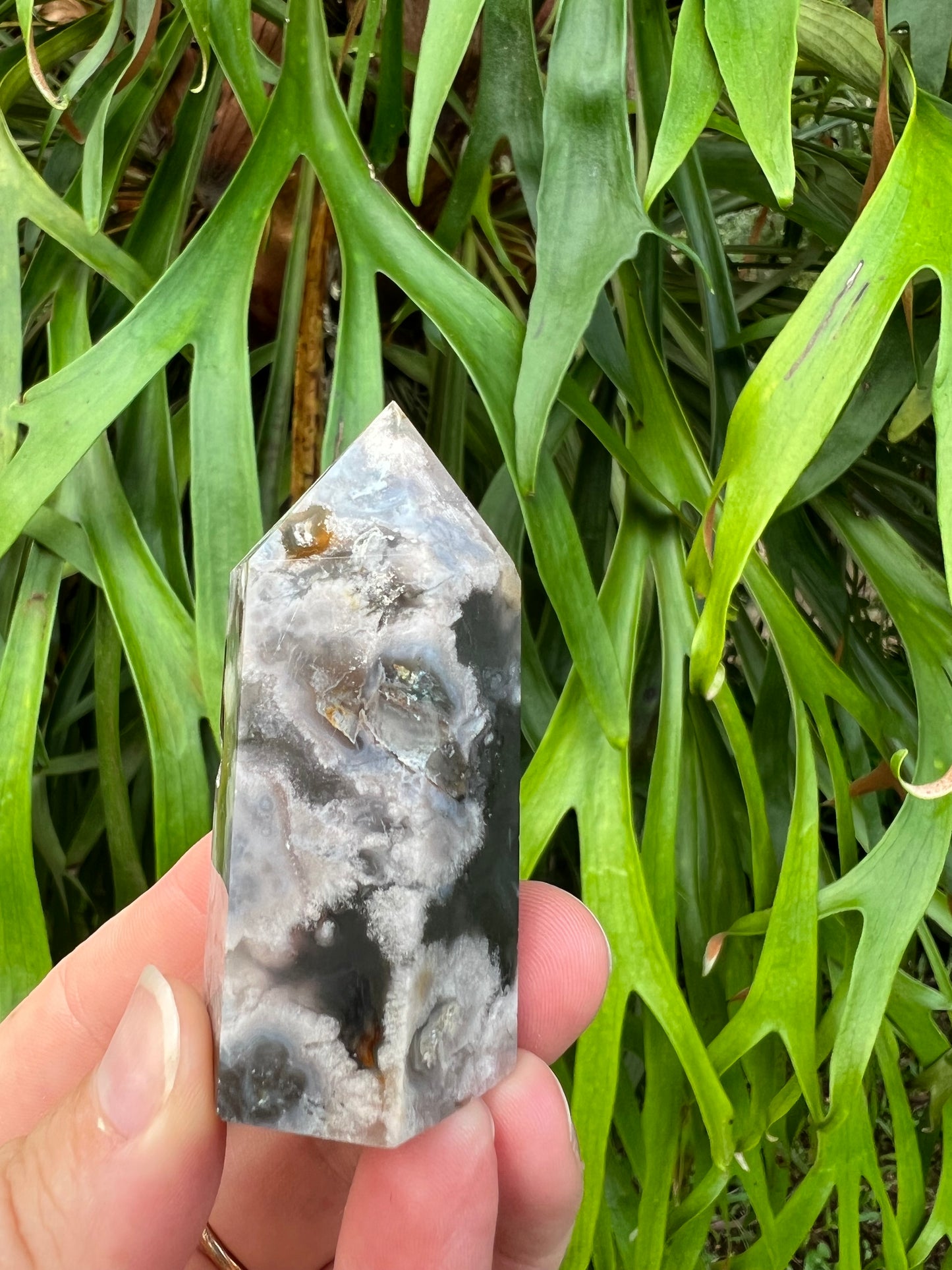 Black Flower Agate Tower