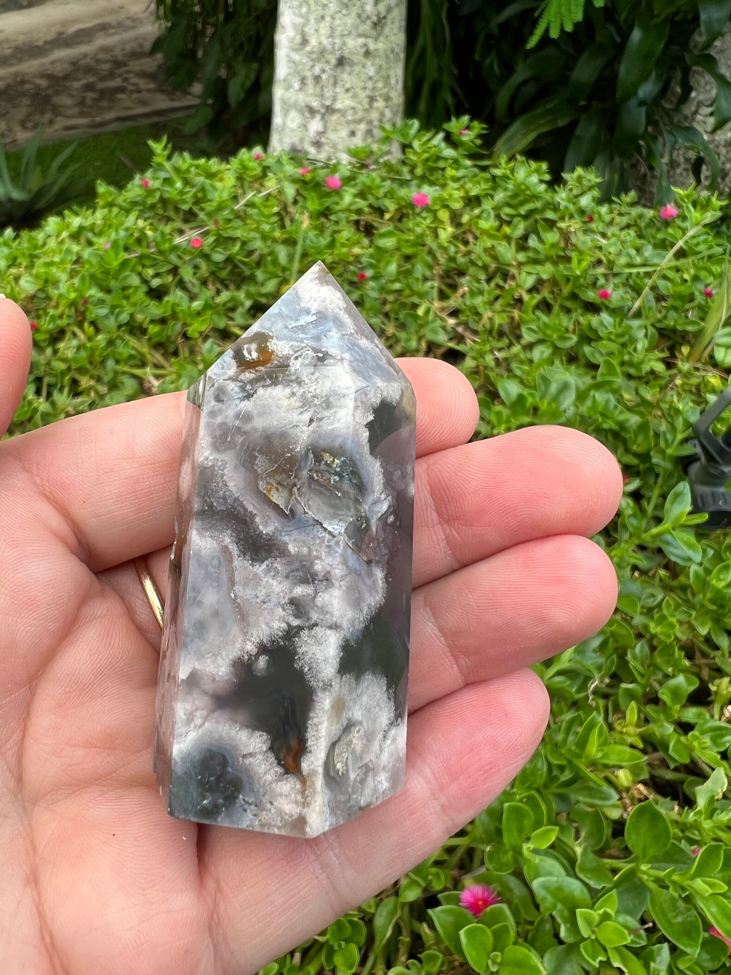 Black Flower Agate Tower